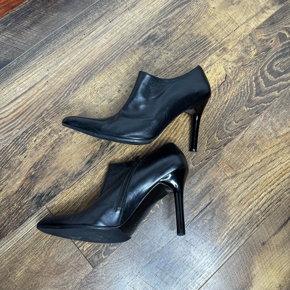 Vintage Black Charles David Ankle Booties (7) - Picture 3 of 4